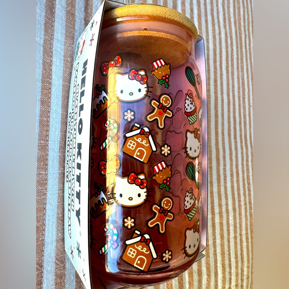 NEW! Hello Kitty Pink Christmas glass tumbler 16oz w/ straw&lid snow cupcakes